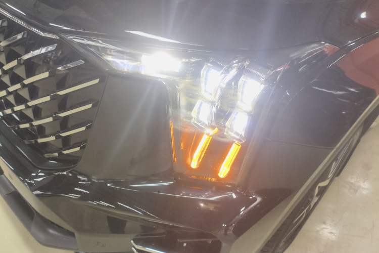 Used GAC Trumpchi GS8 2022 Flagship Series 2.0 TGDI Two-Wheel-Drive Prestige Edition (7 Seats) Left Front Headlight