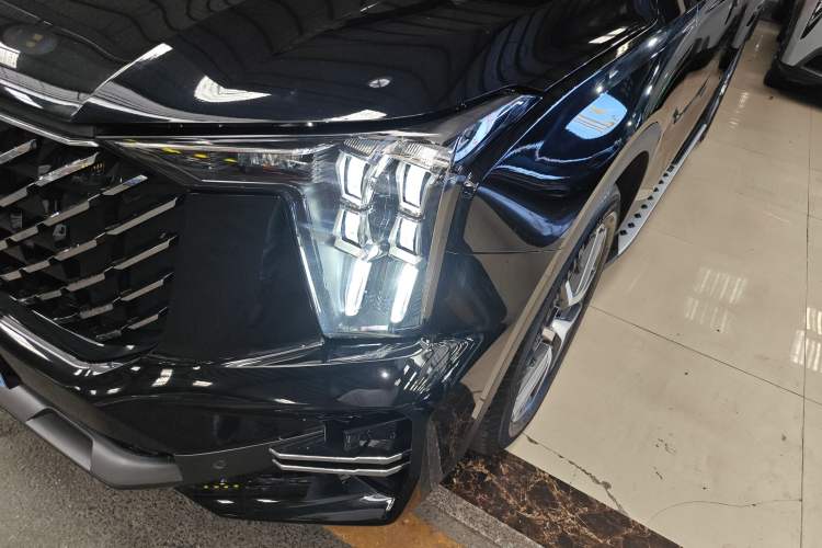 Used GAC Trumpchi GS8 2022 Linghang Series 2.0 TGDI Two-Wheel-Drive Luxury Smart Connectivity Version (7 Seats) Left Front Headlight