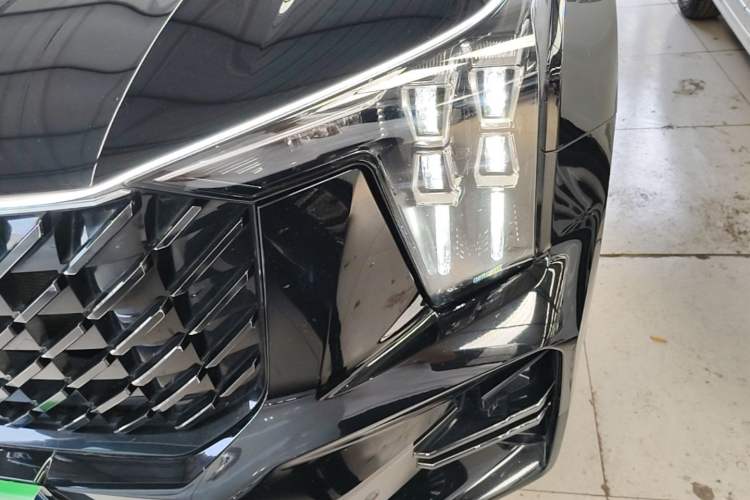 Used GAC Trumpchi GS8 2022 Flagship Series 2.0 TGDI Four-Wheel Drive Luxury Smart Connectivity Version (7 Seats) Left Front Headlight