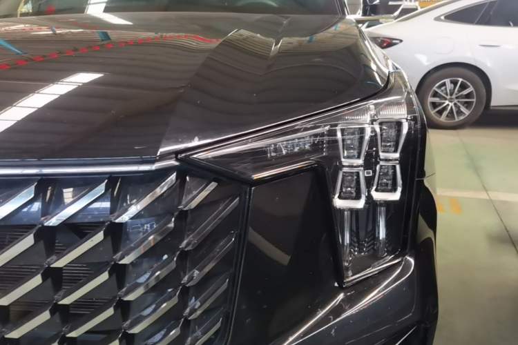 Used GAC Trumpchi GS8 2022 Linghang Series 2.0 TGDI Two-Wheel-Drive Luxury Smart Connectivity Version (7 Seats) Left Front Headlight