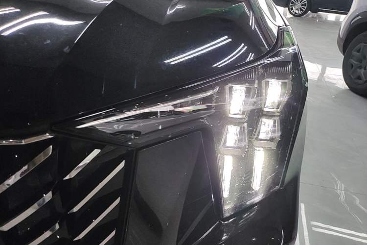 Used GAC Trumpchi GS8 2022 Linghang Series 2.0 TGDI Two-Wheel-Drive Luxury Smart Connectivity Version (7 Seats) Left Front Headlight