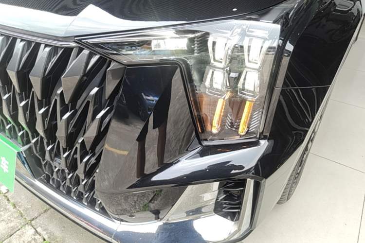 Used GAC Trumpchi GS8 2022 Double-Energy Series 2.0TM Four-Wheel Drive Premium Edition (7 Seats) Left Front Headlight