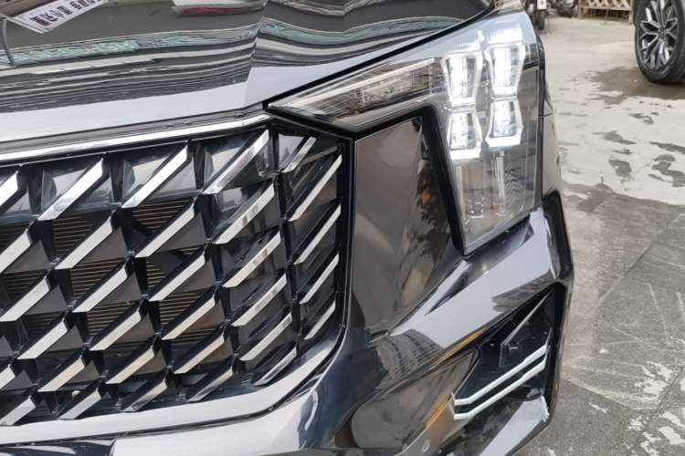 Used GAC Trumpchi GS8 2022 Linghang Series 2.0 TGDI Two-Wheel-Drive Luxury Smart Connectivity Version (7 Seats) Left Front Headlight