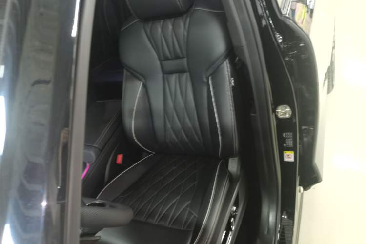 Used GAC Trumpchi GS8 2022 Linghang Series 2.0 TGDI Two-Wheel-Drive Luxury Smart Connectivity Version (7 Seats) Left Front Seat