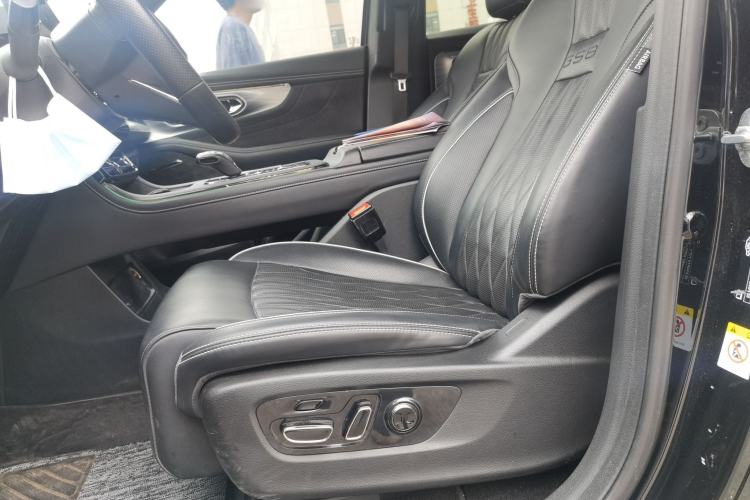Used GAC Trumpchi GS8 2022 Dual-Engine Series 2.0TM Two-Wheel Drive Prestige Edition (7 Seats) Left Front Seat