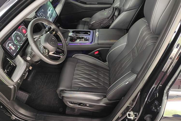 Used GAC Trumpchi GS8 2022 Dual-Engine Series 2.0TM Two-Wheel Drive Prestige Edition (7 Seats) Left Front Seat