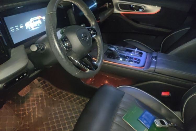 Used GAC Trumpchi GS8 2022 Dual-Engine Series 2.0TM Two-Wheel Drive Prestige Edition (7 Seats) Left Front Seat