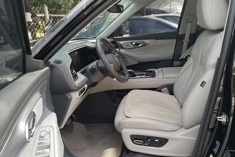 Used GAC Trumpchi GS8 2022 Linghang Series 2.0 TGDI Two-Wheel-Drive Luxury Smart Connectivity Version (7 Seats) Left Front Seat