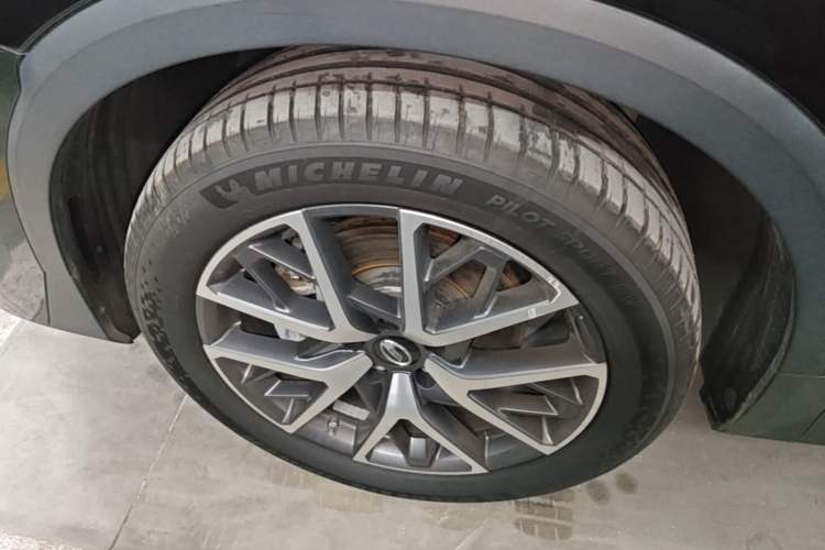 Used GAC Trumpchi GS8 2022 Flagship Series 2.0 TGDI Two-Wheel-Drive Prestige Edition (7 Seats) Left Front Wheel Hub