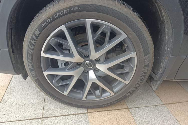 Used GAC Trumpchi GS8 2022 Linghang Series 2.0 TGDI Two-Wheel-Drive Luxury Smart Connectivity Version (7 Seats) Left Front Wheel Hub