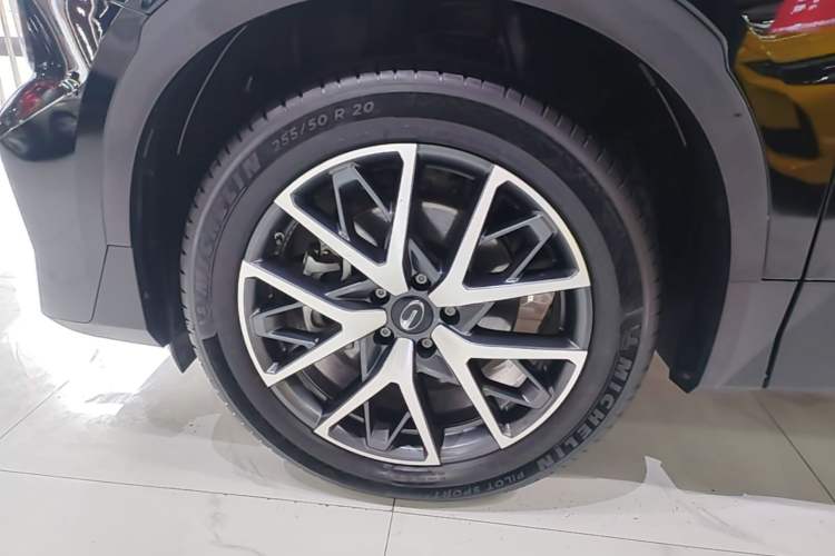 Used GAC Trumpchi GS8 2022 Linghang Series 2.0 TGDI Two-Wheel-Drive Luxury Smart Connectivity Version (7 Seats) Left Front Wheel Hub