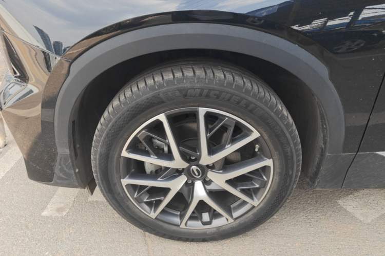 Used GAC Trumpchi GS8 2022 Linghang Series 2.0 TGDI Two-Wheel-Drive Luxury Smart Connectivity Version (7 Seats) Left Front Wheel Hub