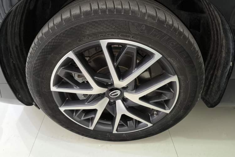 Used GAC Trumpchi GS8 2022 Dual-Engine Series 2.0TM Two-Wheel Drive Prestige Edition (7 Seats) Left Front Wheel Hub