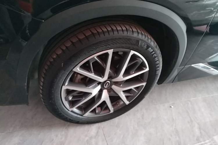 Used GAC Trumpchi GS8 2022 Linghang Series 2.0 TGDI Two-Wheel-Drive Luxury Smart Connectivity Version (7 Seats) Left Front Wheel Hub