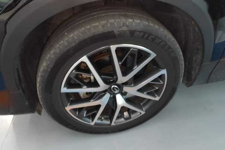 Used GAC Trumpchi GS8 2022 Flagship Series 2.0 TGDI Two-Wheel-Drive Prestige Edition (6-seater) Left Front Wheel Hub