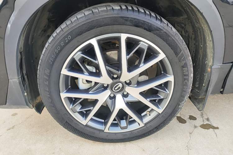 Used GAC Trumpchi GS8 2022 Linghang Series 2.0 TGDI Two-Wheel-Drive Luxury Smart Connectivity Version (7 Seats) Left Front Wheel Hub