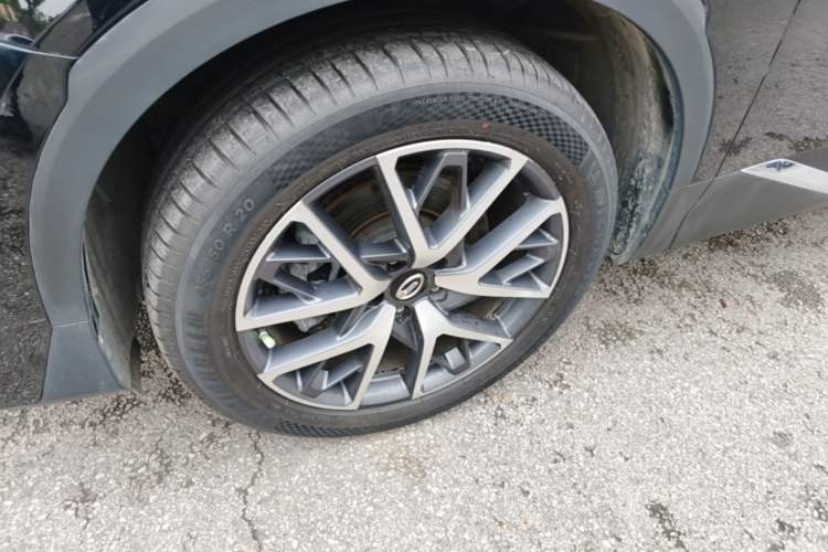 Used GAC Trumpchi GS8 2022 Linghang Series 2.0 TGDI Two-Wheel-Drive Luxury Smart Connectivity Version (7 Seats) Left Front Wheel Hub