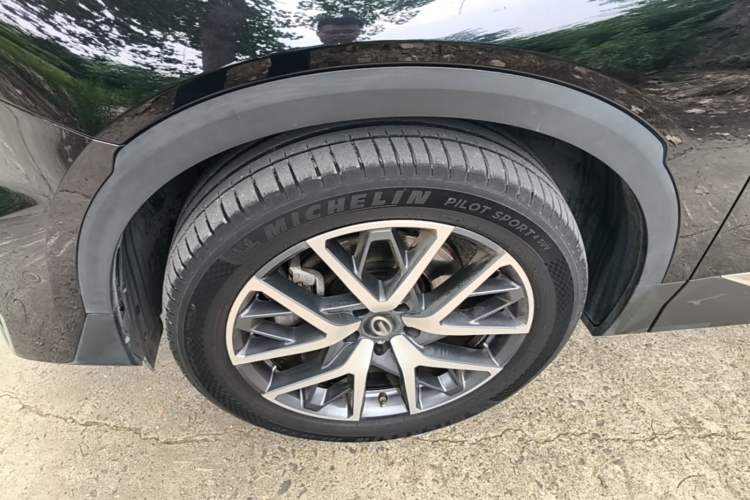 Used GAC Trumpchi GS8 2022 LINGHANG Series 2.0 TGDI Two-Wheel-Drive Luxury Edition (7 Seats) Left Front Wheel Hub