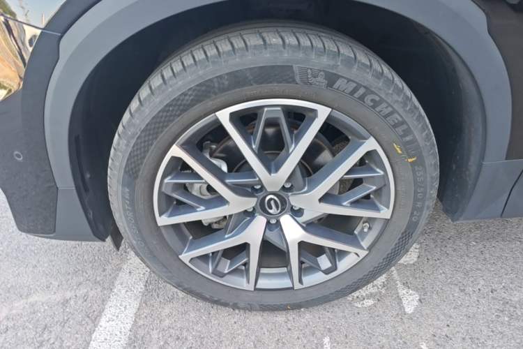 Used GAC Trumpchi GS8 2022 LINGHANG Series 2.0 TGDI Two-Wheel-Drive Luxury Edition (7 Seats) Left Front Wheel Hub