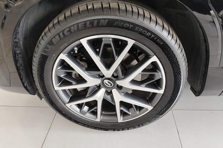 Used GAC Trumpchi GS8 2022 Flagship Series 2.0 TGDI Four-Wheel Drive Supreme Edition (7 Seats) Left Front Wheel Hub