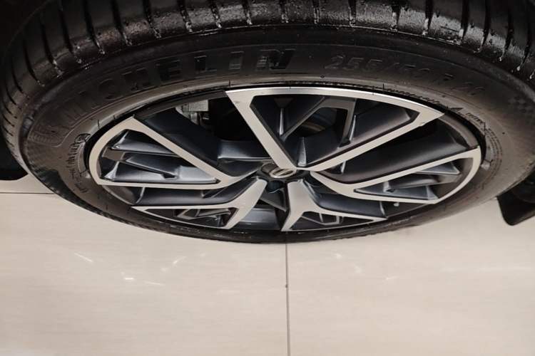 Used GAC Trumpchi GS8 2022 Double-Energy Series 2.0TM Four-Wheel Drive Premium Edition (7 Seats) Left Front Wheel Hub