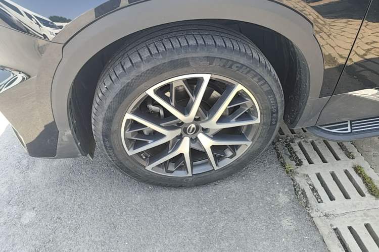 Used GAC Trumpchi GS8 2022 Linghang Series 2.0 TGDI Two-Wheel-Drive Luxury Smart Connectivity Version (7 Seats) Left Front Wheel Hub