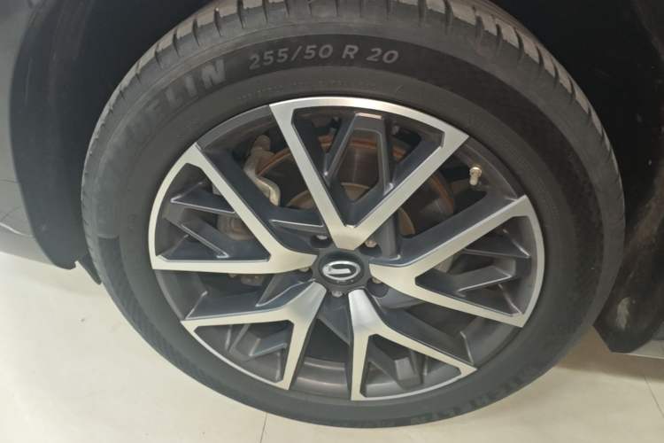 Used GAC Trumpchi GS8 2022 Flagship Series 2.0 TGDI All-Wheel-Drive Supreme Edition (6-seater) Left Front Wheel Hub