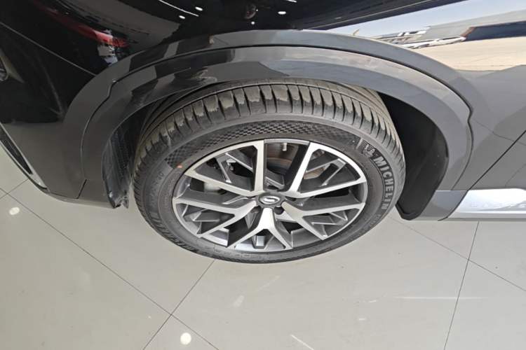 Used GAC Trumpchi GS8 2022 Dual-Engine Series 2.0TM Two-Wheel Drive Prestige Edition (7 Seats) Left Front Wheel Hub