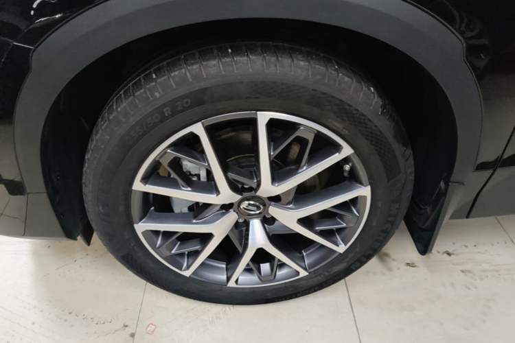 Used GAC Trumpchi GS8 2022 Linghang Series 2.0 TGDI Two-Wheel-Drive Luxury Smart Connectivity Version (7 Seats) Left Front Wheel Hub