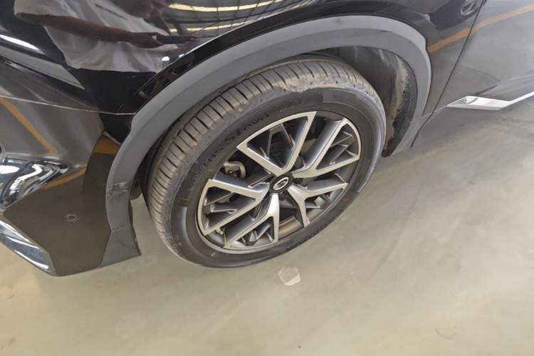 Used GAC Trumpchi GS8 2022 Flagship Series 2.0 TGDI Two-Wheel-Drive Prestige Edition (7 Seats) Left Front Wheel Hub