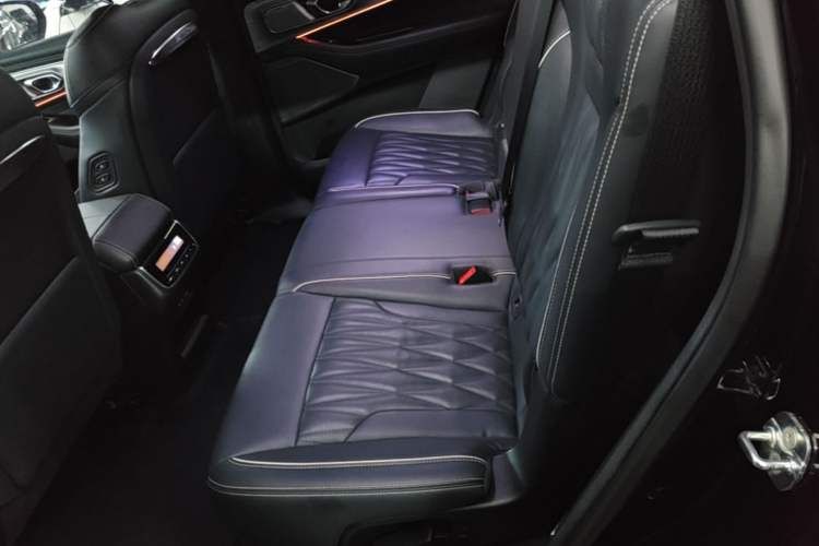 Used GAC Trumpchi GS8 2022 Flagship Series 2.0 TGDI Two-Wheel-Drive Prestige Edition (7 Seats) Left Rear Seat
