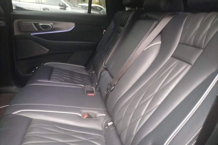 Used GAC Trumpchi GS8 2022 LINGHANG Series 2.0 TGDI Two-Wheel-Drive Luxury Edition (7 Seats) Left Rear Seat