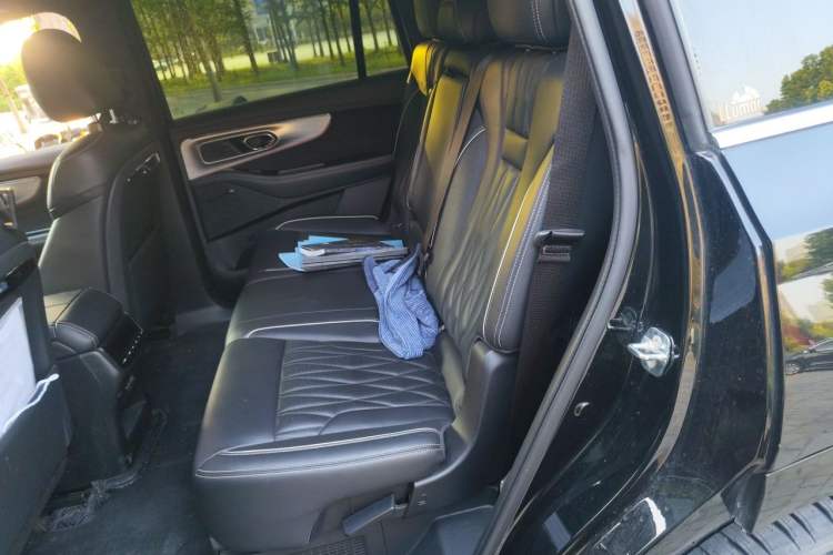 Used GAC Trumpchi GS8 2022 Dual-Engine Series 2.0TM Two-Wheel Drive Prestige Edition (7 Seats) Left Rear Seat