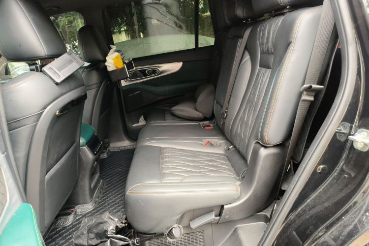 Used GAC Trumpchi GS8 2022 Dual-Engine Series 2.0TM Two-Wheel Drive Prestige Edition (7 Seats) Left Rear Seat