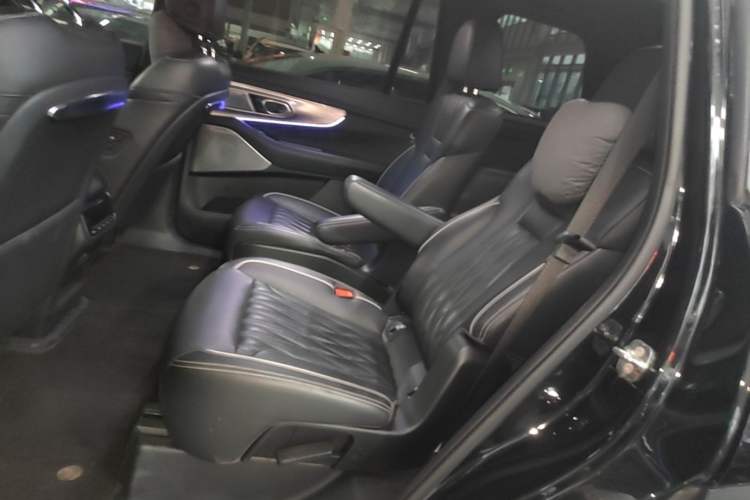 Used GAC Trumpchi GS8 2022 Flagship Series 2.0 TGDI Two-Wheel-Drive Prestige Edition (6-seater) Left Rear Seat