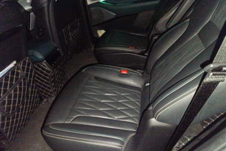 Used GAC Trumpchi GS8 2022 Flagship Series 2.0 TGDI Two-Wheel-Drive Prestige Edition (6-seater) Left Rear Seat