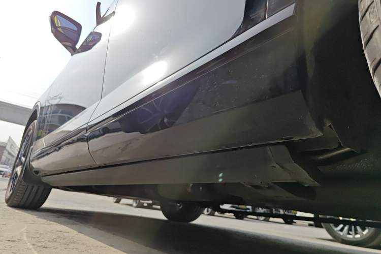 Used GAC Trumpchi GS8 2022 Dual-Engine Series 2.0TM Two-Wheel Drive Prestige Edition (7 Seats) Left Side Sill