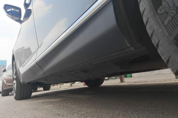 Used GAC Trumpchi GS8 2022 Linghang Series 2.0 TGDI Two-Wheel-Drive Luxury Smart Connectivity Version (7 Seats) Left Side Sill
