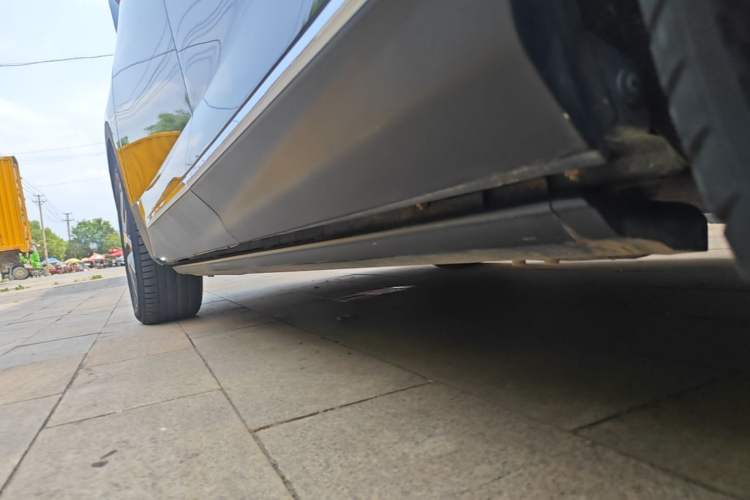 Used GAC Trumpchi GS8 2022 LINGHANG Series 2.0 TGDI Two-Wheel-Drive Luxury Edition (7 Seats) Left Side Sill