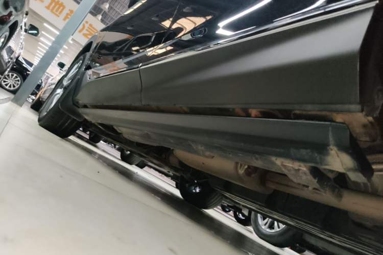 Used GAC Trumpchi GS8 2022 Linghang Series 2.0 TGDI Two-Wheel-Drive Luxury Smart Connectivity Version (7 Seats) Left Side Sill