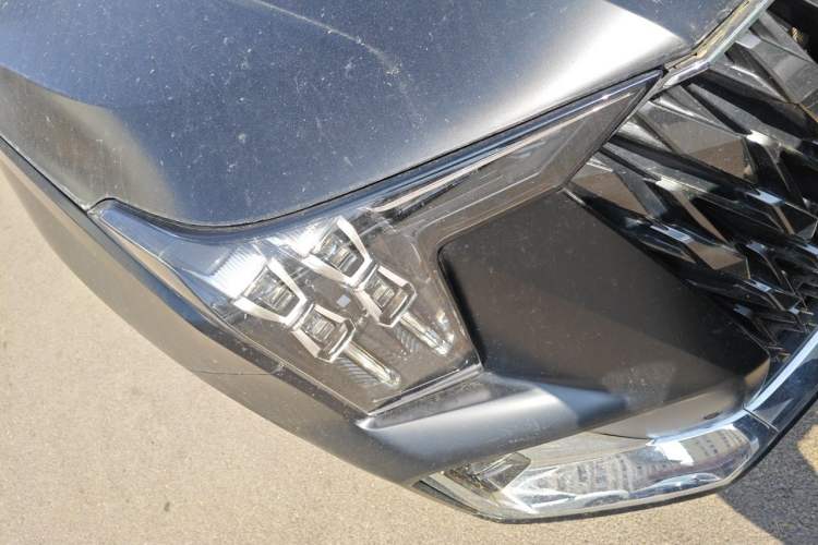 Used GAC Trumpchi GS8 2022 Dual-Engine Series 2.0TM Two-Wheel Drive Prestige Edition (7 Seats) Right Front Headlight