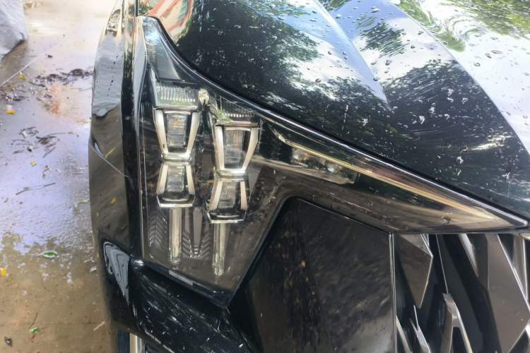 Used GAC Trumpchi GS8 2022 Dual-Engine Series 2.0TM Two-Wheel Drive Prestige Edition (7 Seats) Right Front Headlight