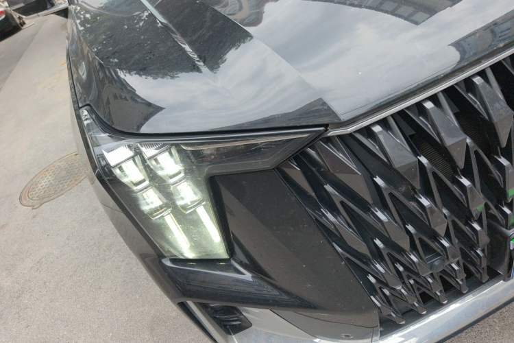 Used GAC Trumpchi GS8 2022 Double-Energy Series 2.0TM Four-Wheel Drive Premium Edition (7 Seats) Right Front Headlight