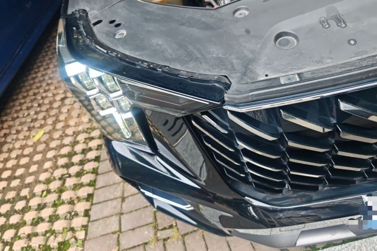 Used GAC Trumpchi GS8 2022 Flagship Series 2.0 TGDI Four-Wheel Drive Luxury Smart Connectivity Version (7 Seats) Right Front Headlight