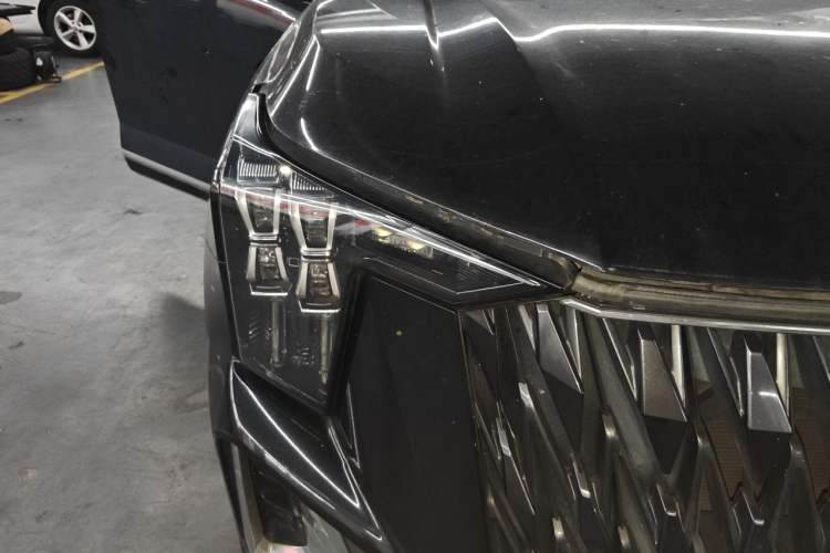 Used GAC Trumpchi GS8 2022 Double-Energy Series 2.0TM Four-Wheel Drive Premium Edition (7 Seats) Right Front Headlight