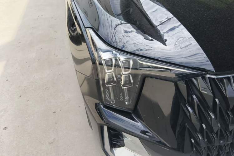 Used GAC Trumpchi GS8 2022 Dual-Engine Series 2.0TM Two-Wheel Drive Prestige Edition (7 Seats) Right Front Headlight