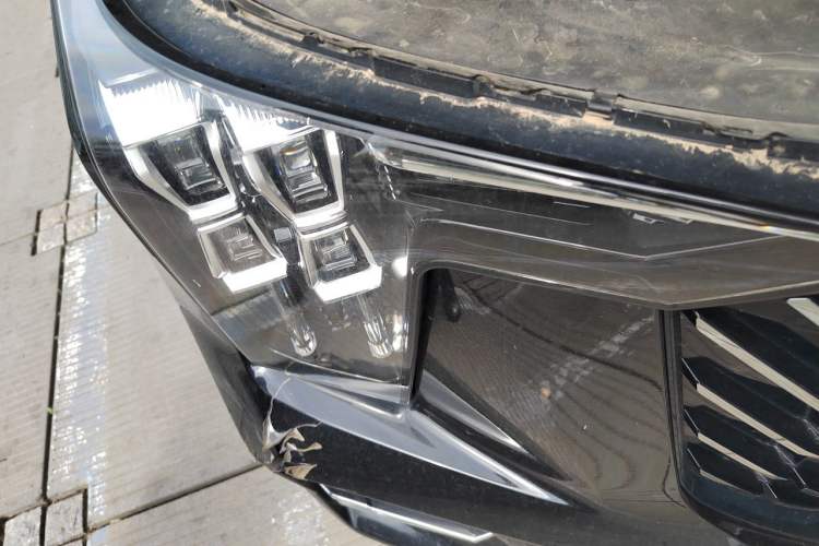 Used GAC Trumpchi GS8 2022 Flagship Series 2.0 TGDI Four-Wheel Drive Luxury Smart Connectivity Version (7 Seats) Right Front Headlight