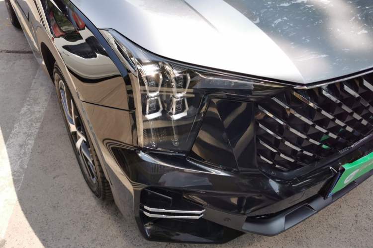 Used GAC Trumpchi GS8 2022 Linghang Series 2.0 TGDI Two-Wheel-Drive Luxury Smart Connectivity Version (7 Seats) Right Front Headlight