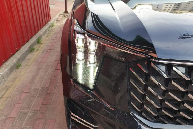 Used GAC Trumpchi GS8 2022 Linghang Series 2.0 TGDI Two-Wheel-Drive Luxury Smart Connectivity Version (7 Seats) Right Front Headlight