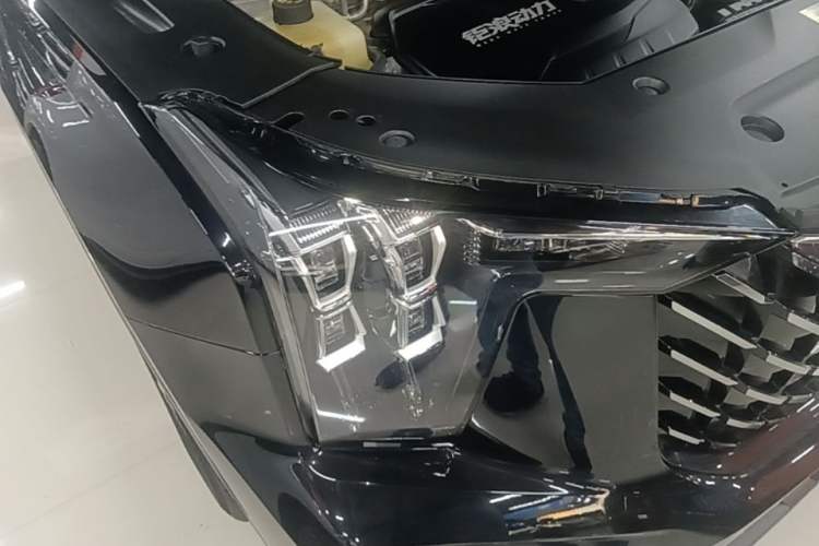 Used GAC Trumpchi GS8 2022 Linghang Series 2.0 TGDI Two-Wheel-Drive Luxury Smart Connectivity Version (7 Seats) Right Front Headlight